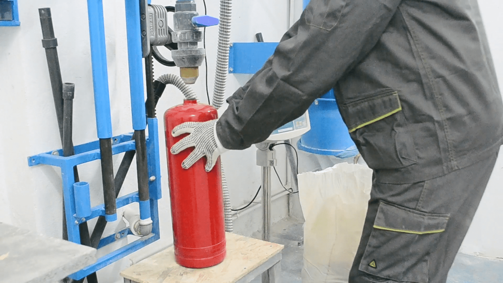 fire-extinguisher-co2-refill_spvdicdb__F0000